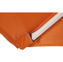Detailansicht eines Sonnenschirms mit Gestell