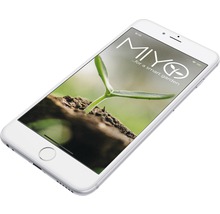 Smartphone mit MIYO Smart Garden App Anzeige