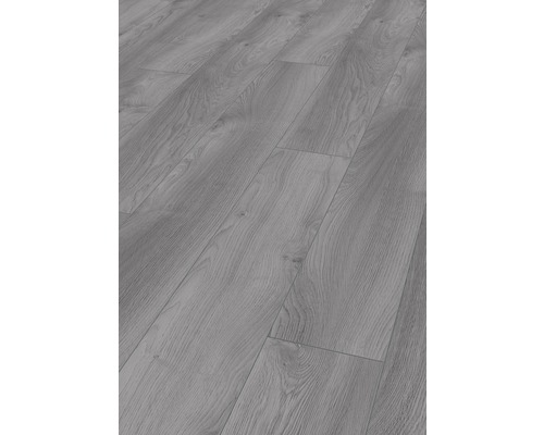 Grauer Laminatboden mit Holzoptik