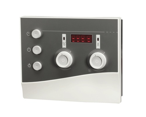 Bedienfeld mit Knöpfen und digitaler Anzeige