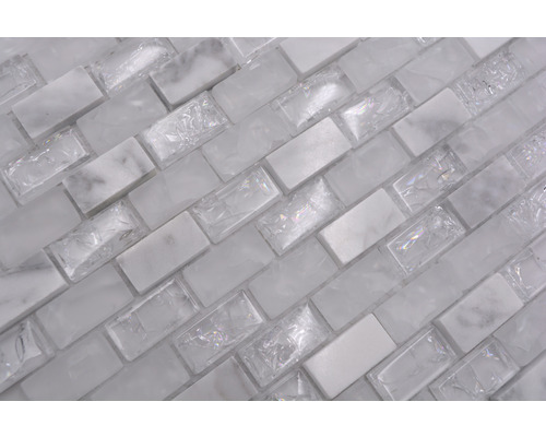 Mosaikfliese aus Marmor und Glas im Quaderformat