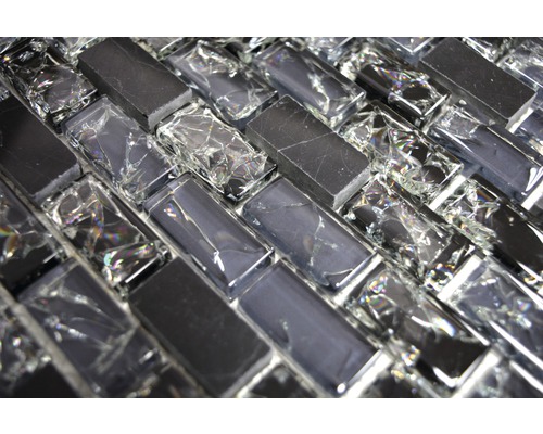 Mosaikfliese mit rechteckigen Elementen aus Glas und Stein