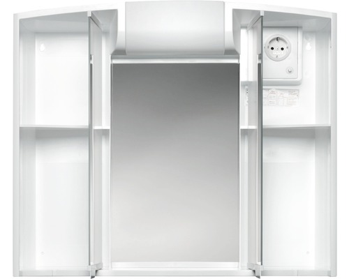 Geöffneter Spiegelschrank mit Steckdose und Regalen