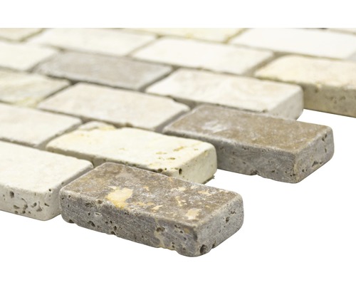 Rechteckiges Mosaik aus Naturstein