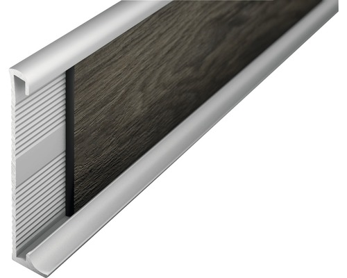 Prinz Sockelleiste Aluminium silber 11 x 60 x 2700 mm Bildausschnitt einer Sockelleiste mit Holzdekor und silberfarbenem Rahmen