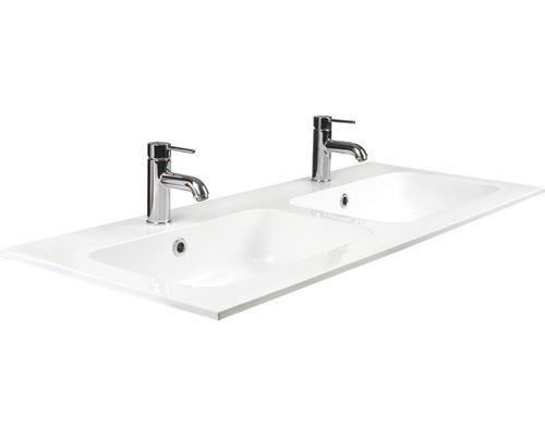 Doppelwaschbecken mit zwei Armaturen