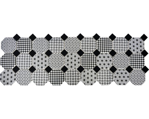 Mosaikfliese mit geometrischen Mustern