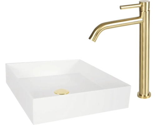 Vierkantes Aufsatzwaschbecken mit goldener Armatur