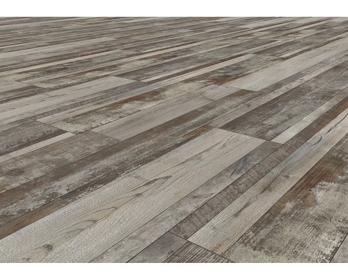 Boden mit Laminat in Holzoptik