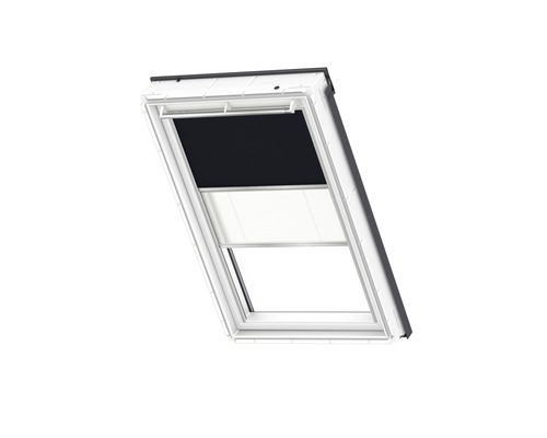 Dachfenster mit Verdunkelungsrollo und Jalousie