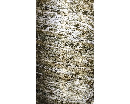 Nahaufnahme einer Felswand mit Schichtstruktur