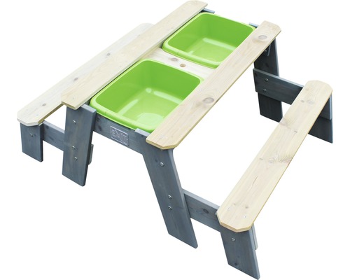 Kindersitzgruppe mit zwei grünen Wannen