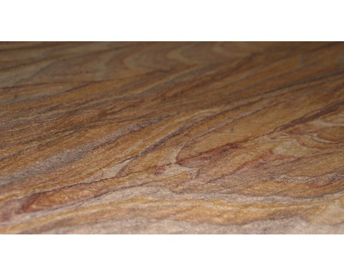 Nahaufnahme einer Sandsteinplatte mit Maserung