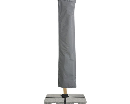 Schutzhülle für Sonnenschirm auf einem Schirmständer