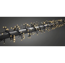 Lichterkette mit kleinen, warm leuchtenden Lichtern