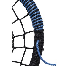 Detail einer Nestschaukel mit Netz