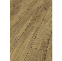 Verlegtes Laminat mit Holzoptik
