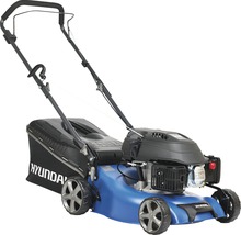Blauer Benzinrasenmäher von Hyundai