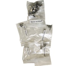 Mehrere Schrauben und ein Werkzeug, verpackt in Plastiktüten.