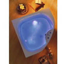 Eckbadewanne mit Whirlpoolfunktion und Beleuchtung im Badezimmer