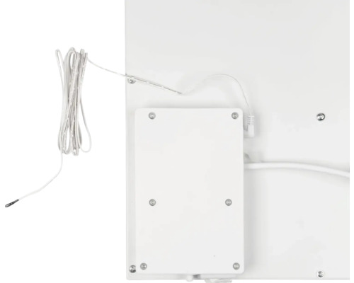 Rückansicht eines Spiegelschranks mit Kabel und Verteilerdose