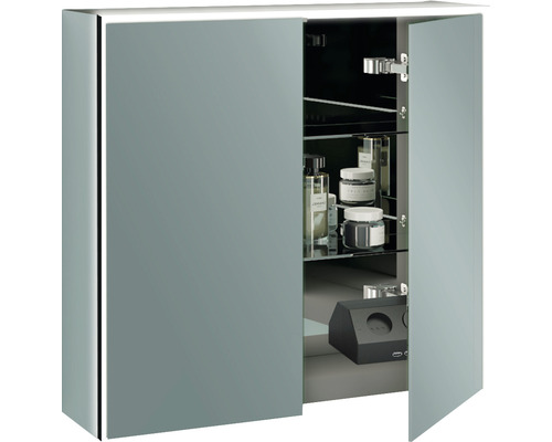 Spiegelschrank mit geöffneten Türen und Glasregalen zur Aufbewahrung von Badartikeln