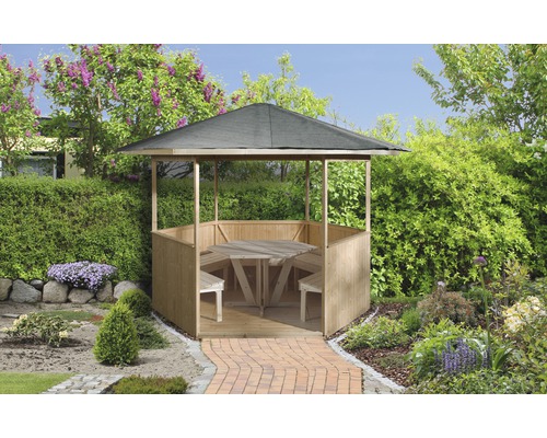 Holzpavillon mit Tisch und Bänken im Garten
