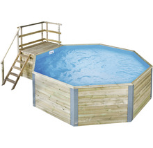 Achteckiger Holzpool mit Leiter und Plattform gefüllt mit Wasser.