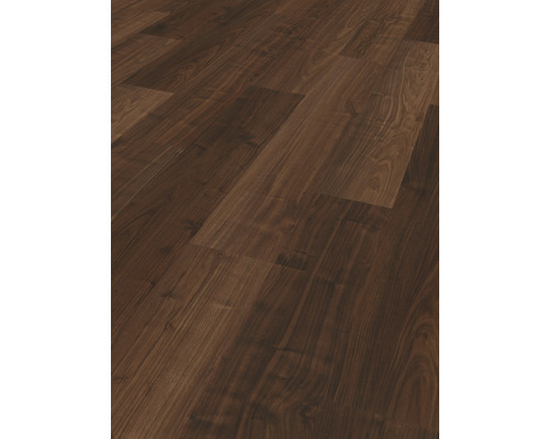 Nahaufnahme eines verlegten Bodens mit Holzdekor