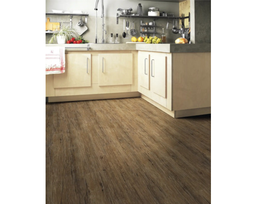 Küchenszene mit Holzboden