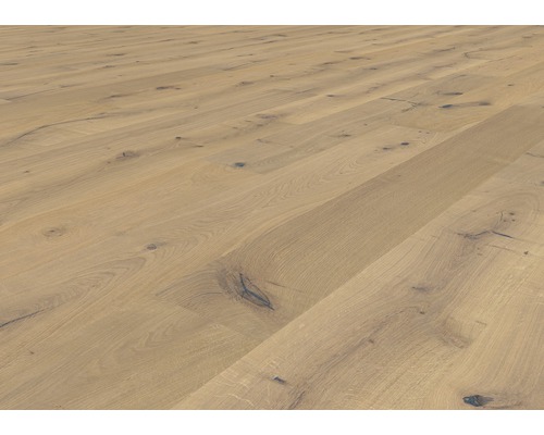 Holzboden aus Eiche verlegt