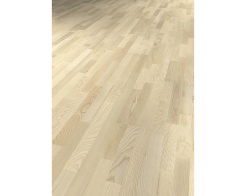 Verlegtes helle Holzbodenparkett