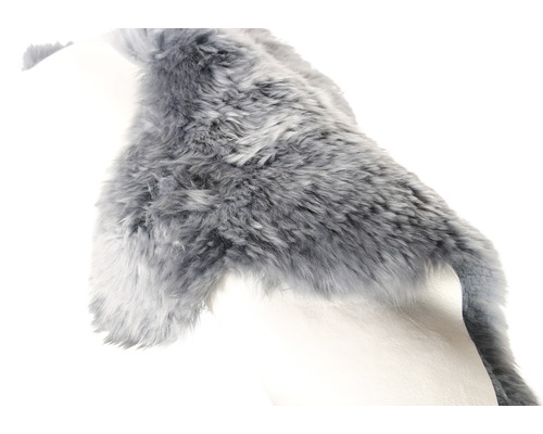 Grauer Schaffellteppich