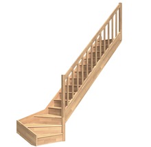 Holztreppe mit Geländer