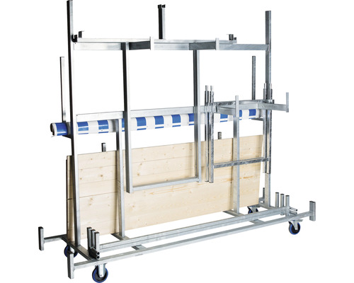 Transportwagen mit Holzpaneel und blauer Schutzfolie