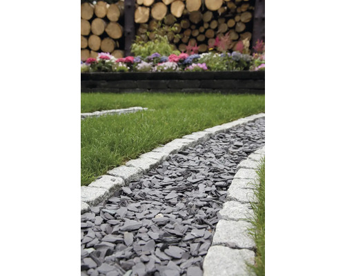 Gartenweg mit Schiefer und Granitsteinen