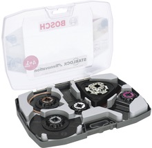 Bosch Logo. Offener Werkzeugkoffer mit verschiedenen Sägeblättern und Schleifblättern für Renovierungsarbeiten