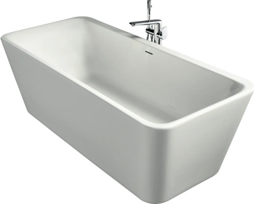 Freistehende Badewanne mit Armatur