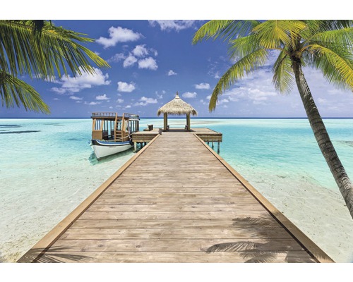 Fototapete Papier 8-921 VOL 15 Beach Resort 8-tlg. 368 x 254 cm Holzsteg zu einer kleinen Hütte am Wasser, mit Boot und Palmen