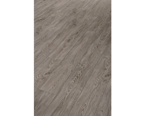Nahaufnahme eines Laminatbodens mit Holzoptik