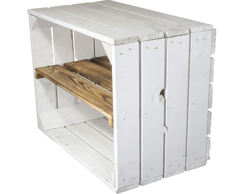 Regal aus weiß gestrichenen Holzkisten mit braunen Einlegeböden