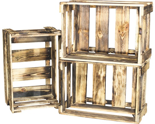 Drei Holzkisten gestapelt zur Aufbewahrung