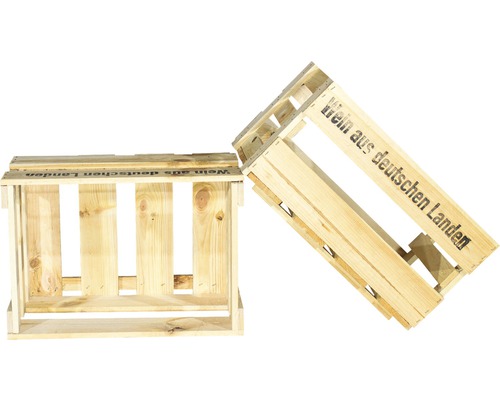 Zwei Holzkisten mit der Aufschrift Wein aus deutschen Landen