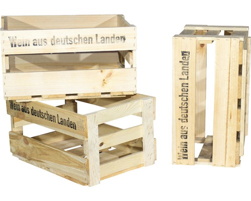Holzkisten mit der Aufschrift Wein aus deutschen Landen