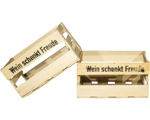Zwei Holzkisten mit dem Schriftzug Wein schenkt Freude