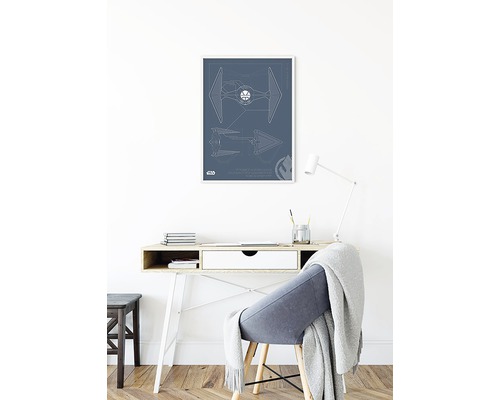 Gerahmtes Star Wars TIE Interceptor Bauplan Poster über Schreibtisch