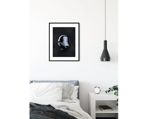 Dekoratives gerahmtes Darth Vader Poster im Schlafzimmer über dem Bett