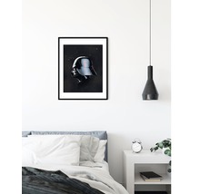Gerahmtes Darth Vader Poster im Schlafzimmer über dem Bett