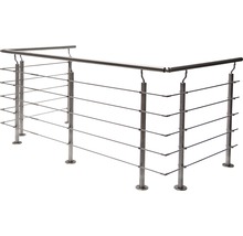 Geländer aus Edelstahl mit horizontalen Drahtseilen