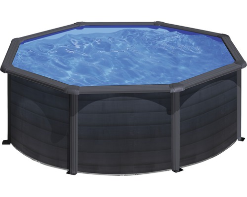 Achteckiger Swimmingpool mit Wasser